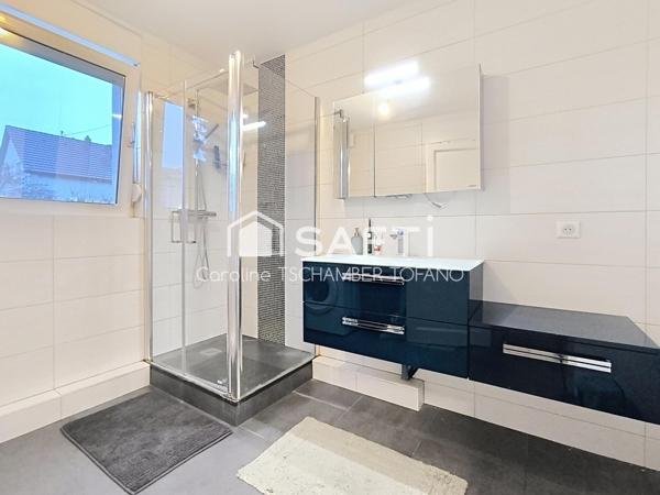 Très beau rez de jardin entièrement rénové