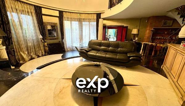 Propriété atypique de 403 m²