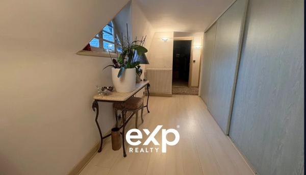 Propriété atypique de 403 m²
