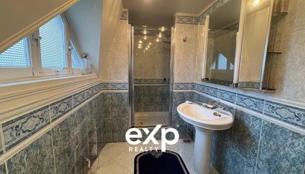 Propriété atypique de 403 m²