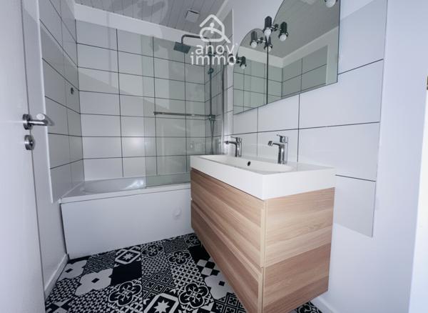 Maison
                                                                                                                                                                                                                                                                                                                        7 pièce(s)                                                                                                                                                                                                          4 chambre(s)                                                                                                                                                                                                          112  m²