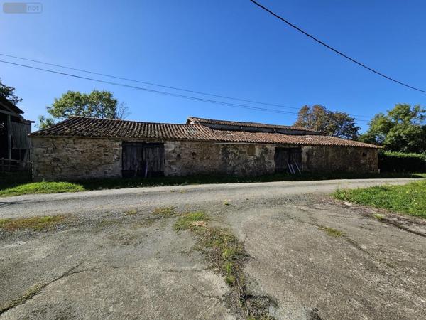 Maison à vendre à Chiché dans les Deux-Sèvres (79350), ref : 79025-297-79025