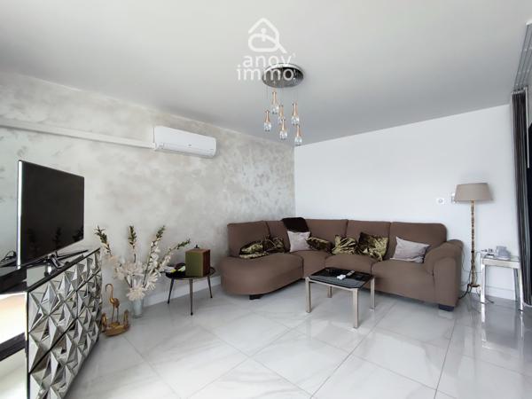 Appartement
                                                                                                                                                                                                                                                                                                                        4 pièce(s)                                                                                                                                                                                                          3 chambre(s)                                                                                                                                                                                                          80  m²