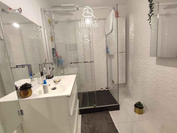 Appartement
                                                                                                                                                                                                                                                                                                                        4 pièce(s)                                                                                                                                                                                                          3 chambre(s)                                                                                                                                                                                                          80  m²