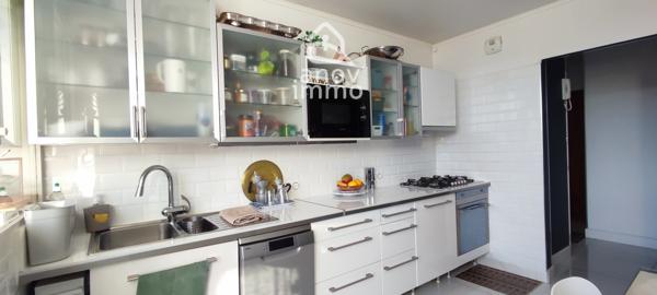 Appartement
                                                                                                                                                                                                                                                                                                                        4 pièce(s)                                                                                                                                                                                                          3 chambre(s)                                                                                                                                                                                                          80  m²