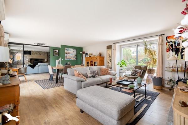 Maison à vendre |  Saint-Pol-de-Léon |  7 pièces | 179 m²