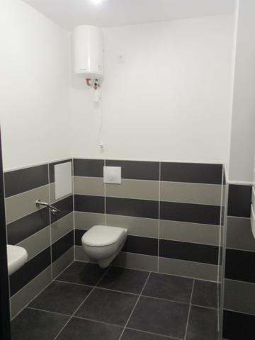 Quartier St Cyrice-Rodez, local commercial et/ou professionnel avec parking