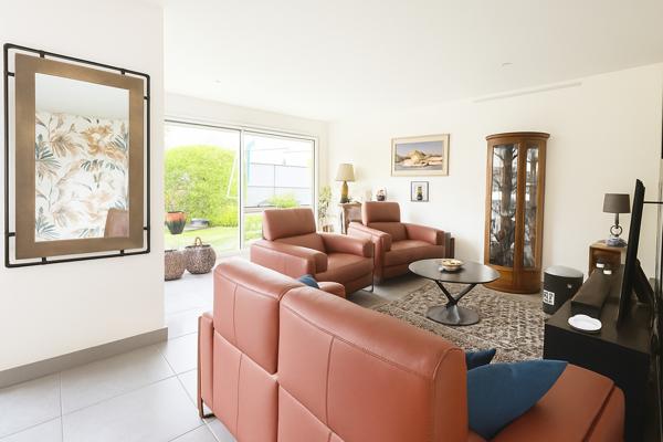 Maison Rouillon - 120 m² - 3 chambres (dont une suite parentale de plain-pied ) - Garage -  Piscine