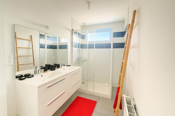 Maison Rouillon - 120 m² - 3 chambres (dont une suite parentale de plain-pied ) - Garage -  Piscine