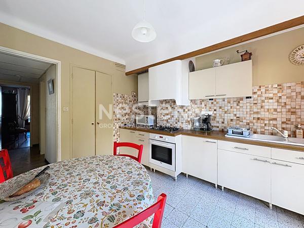 À VENDRE ? Spacieux appartement 5 pièces de 114 m² ? Châteaurenard