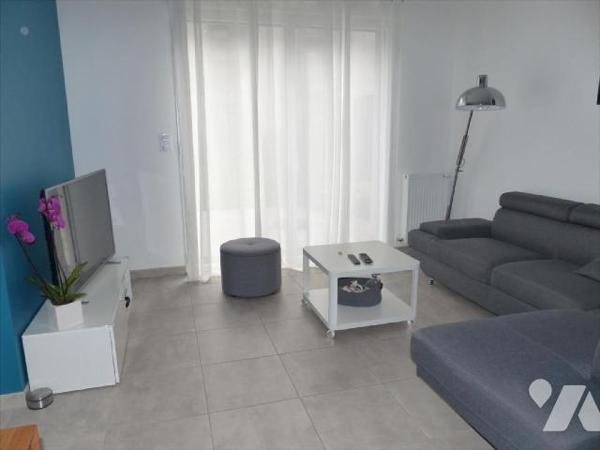 Maison en parfait état proche des écoles et des commerces, maison d'habitation récente comprena...