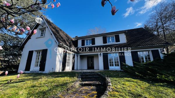 Maison
                                                                                                                                                                                                                                                                                                                        6 pièce(s)                                                                                                                                                                                                          3 chambre(s)                                                                                                                                                                                                          130  m²