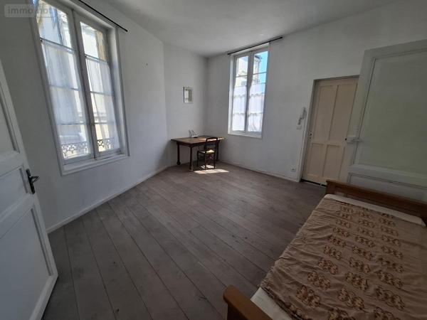 Maison à vendre à Saintes en Charente-Maritime (17100), ref : 17111-674