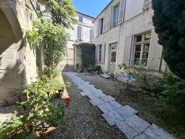 Maison à vendre à Saintes en Charente-Maritime (17100), ref : 17111-674