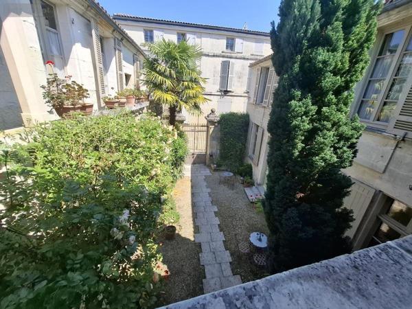 Maison à vendre à Saintes en Charente-Maritime (17100), ref : 17111-674