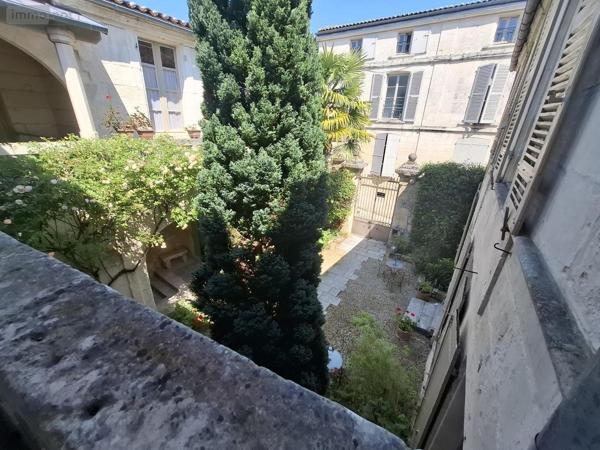 Maison à vendre à Saintes en Charente-Maritime (17100), ref : 17111-674