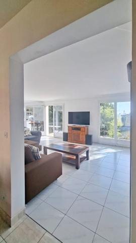 Vente Maison200 m² - 7 Pièces - SURESNES (92150)