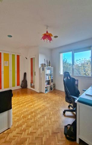 Vente Maison200 m² - 7 Pièces - SURESNES (92150)