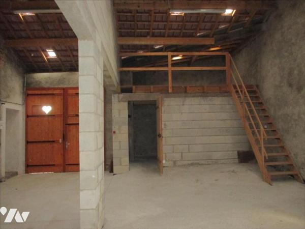 A 5 mn de PORT SUR SAONE MAISON AVEC BEAUX VOLUMES ET 4 CHAMBRES