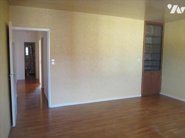 A 5 mn de PORT SUR SAONE MAISON AVEC BEAUX VOLUMES ET 4 CHAMBRES