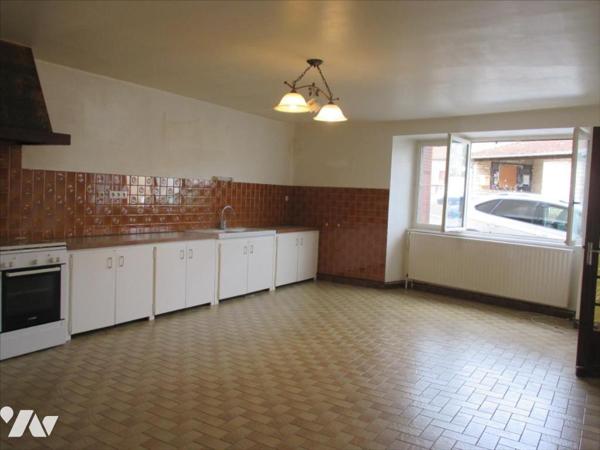 A 5 mn de PORT SUR SAONE MAISON AVEC BEAUX VOLUMES ET 4 CHAMBRES