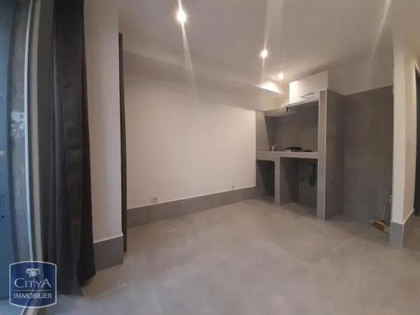 Appartement à louer 1 pièce 13.01m² Marignane (13700)