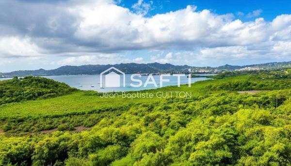 Terrain avec vue mer exceptionnelle au Robert