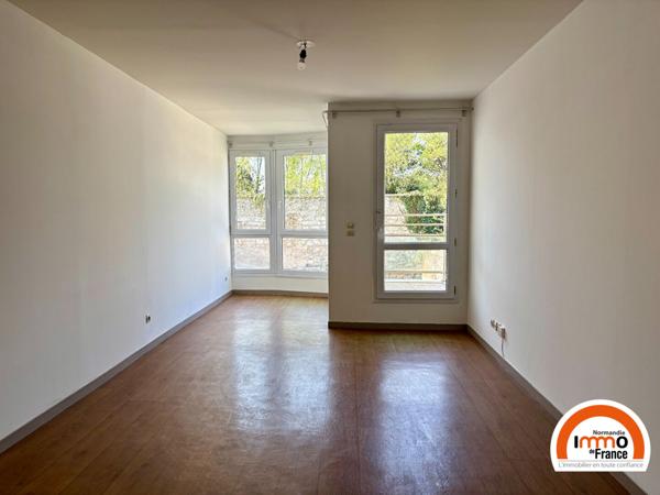 ROUEN PROCHE DU CHU / LYCEE JEANNE D'ARC - F3 de 64,50 m²  avec terrasse et garage fermé