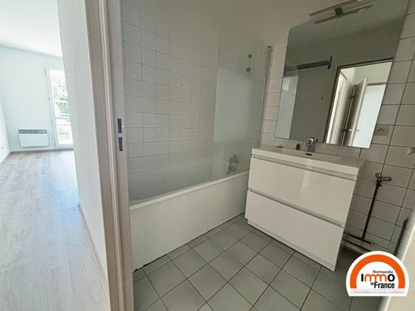 ROUEN PROCHE DU CHU / LYCEE JEANNE D'ARC - F3 de 64,50 m²  avec terrasse et garage fermé