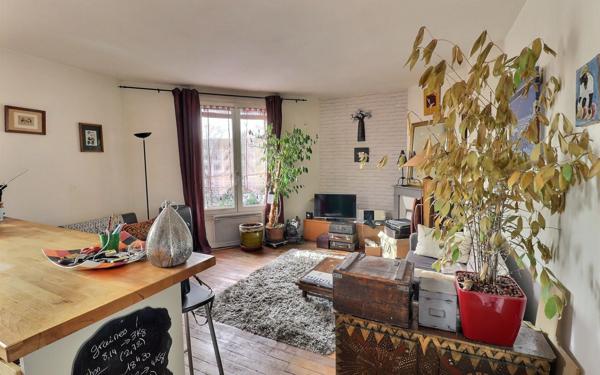 Appartement à vendre    2 pièces • 42,80 m2 Viroflay