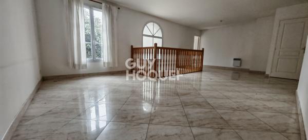 Maison récente au pied du Métro L14