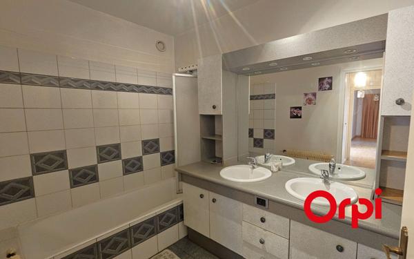 Appartement à vendre    4 pièces • 90,10 m2 Vénissieux