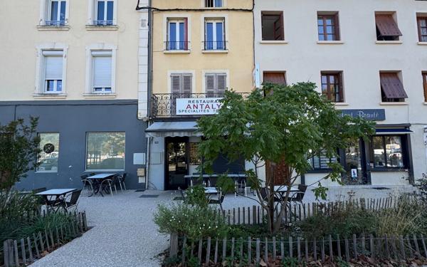 Immeuble à vendre    2 pièces •  Saint-Marcellin