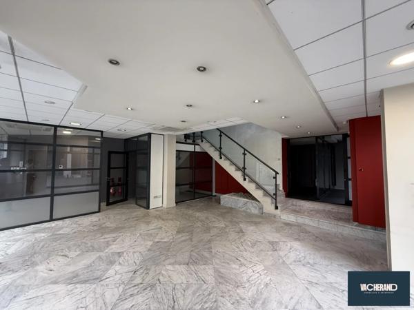 Local commercial hypercentre