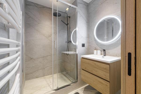 A VENDRE - 4 PIECES - PROMENADE DES ANGLAIS