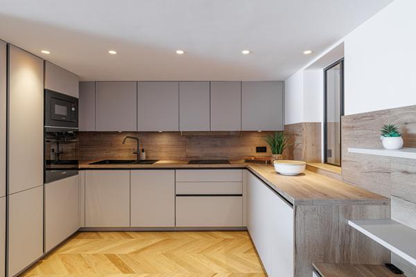 A VENDRE - 4 PIECES - PROMENADE DES ANGLAIS