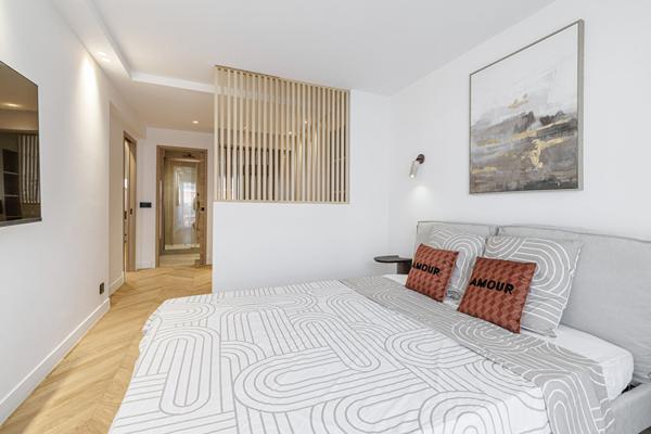 A VENDRE - 4 PIECES - PROMENADE DES ANGLAIS