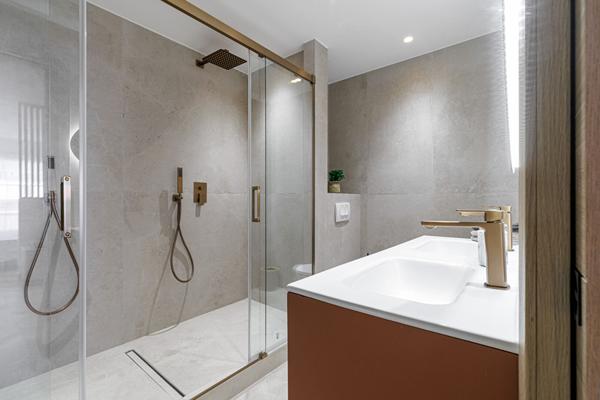 A VENDRE - 4 PIECES - PROMENADE DES ANGLAIS