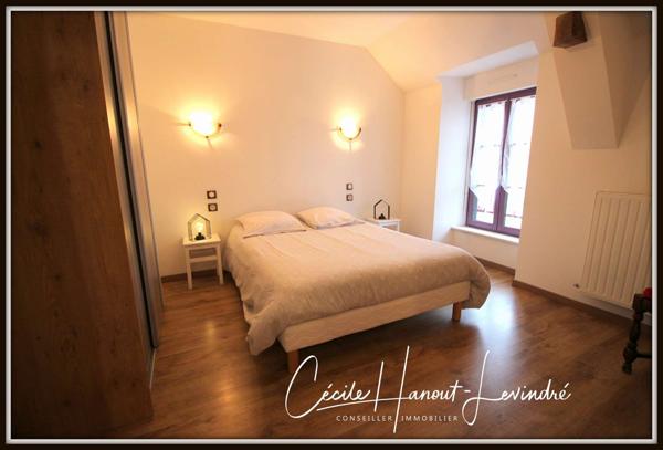 Le Mont-Saint-Michel (50170) Propriété d'exception en pierre dans la baie du Mont-Saint-Michel. Maison + gîte + dépendances aménageables.