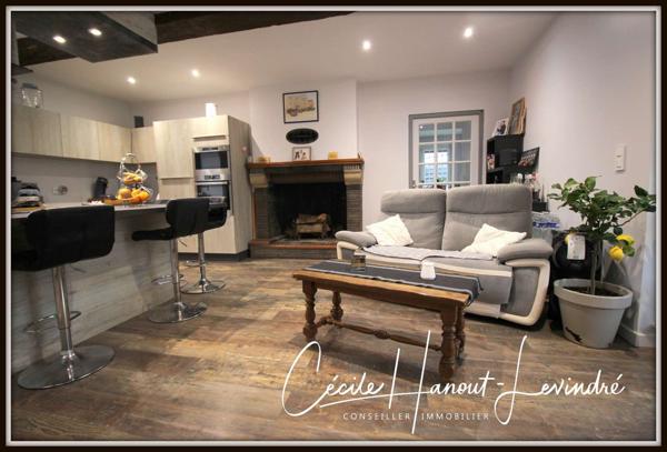 Le Mont-Saint-Michel (50170) Propriété d'exception en pierre dans la baie du Mont-Saint-Michel. Maison + gîte + dépendances aménageables.