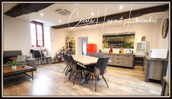 Le Mont-Saint-Michel (50170) Propriété d'exception en pierre dans la baie du Mont-Saint-Michel. Maison + gîte + dépendances aménageables.