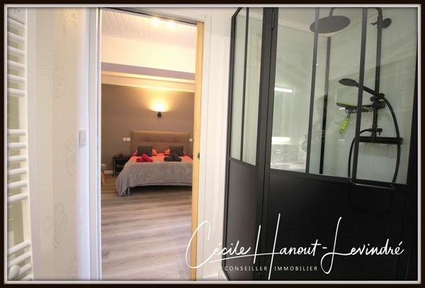 Le Mont-Saint-Michel (50170) Propriété d'exception en pierre dans la baie du Mont-Saint-Michel. Maison + gîte + dépendances aménageables.