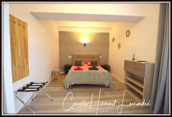 Le Mont-Saint-Michel (50170) Propriété d'exception en pierre dans la baie du Mont-Saint-Michel. Maison + gîte + dépendances aménageables.