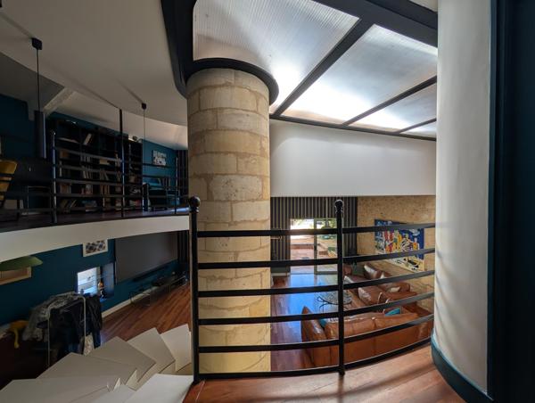 Demeure Pierre , rénovation d'architecte style loft avec grand patio