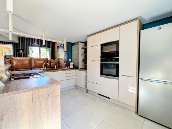 Demeure Pierre , rénovation d'architecte style loft avec grand patio