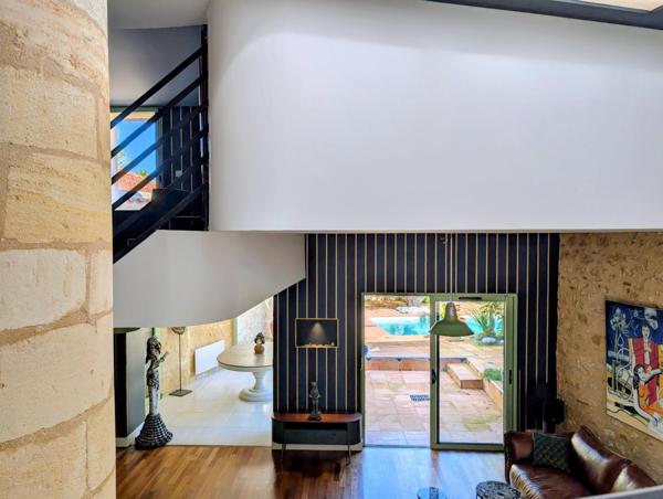 Demeure Pierre , rénovation d'architecte style loft avec grand patio