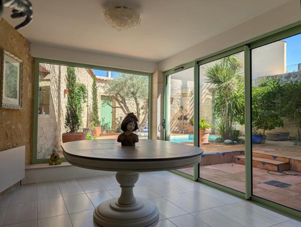 Demeure Pierre , rénovation d'architecte style loft avec grand patio