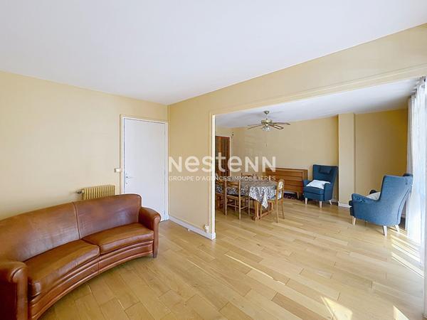 Centre-ville - Appartement 3 chambres avec ascenseur, débarras sur le palier et place de parking privative - Très bon état - Au pied de toutes les commodités