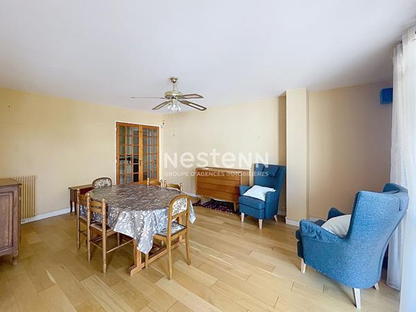Centre-ville - Appartement 3 chambres avec ascenseur, débarras sur le palier et place de parking privative - Très bon état - Au pied de toutes les commodités