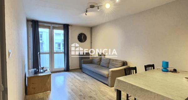 À vendre Local commercial 57.69 m² - Saint-étienne 42000